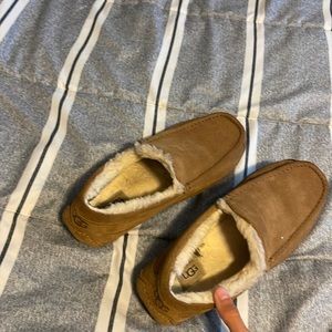 MEN UGG SLIP ONS